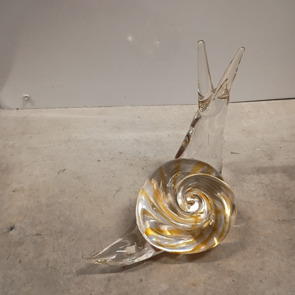 Elegant Italian Glass Snail Sculpture - Gold and Clear - Picture 13 of 16